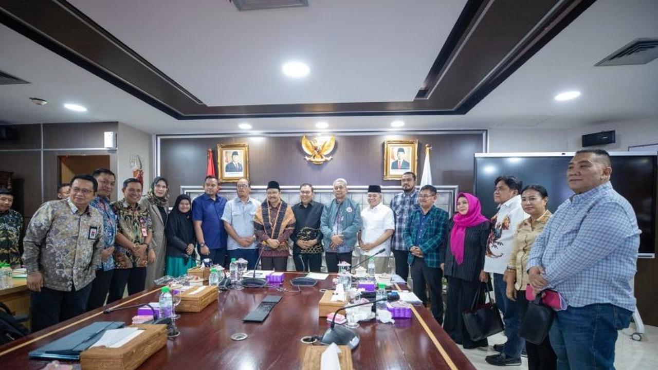 Ada Berapa Titik? Mensos Minta DPRD Sumut Awasi Ketat Pelaksanaan Program Sekolah Rakyat