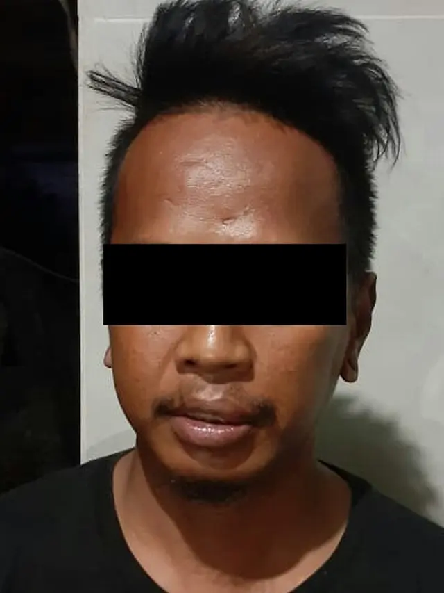 Polisi Kupang menangkap pelaku penganiayaan dalam pesta Ultah di Kupang. (Foto: Liputan6.com/Ola Keda)