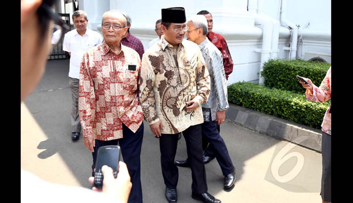 Kedatangan tim Independen yang beranggotan sembilan orang ini akan menyampaikan hasil rapat mereka kepada presiden sekaligus memberikan masukan terkait kisruh antara Polri-KPK, Jakarta, Rabu (28/1/2015). (Liputan6.com/Faizal Fanani)