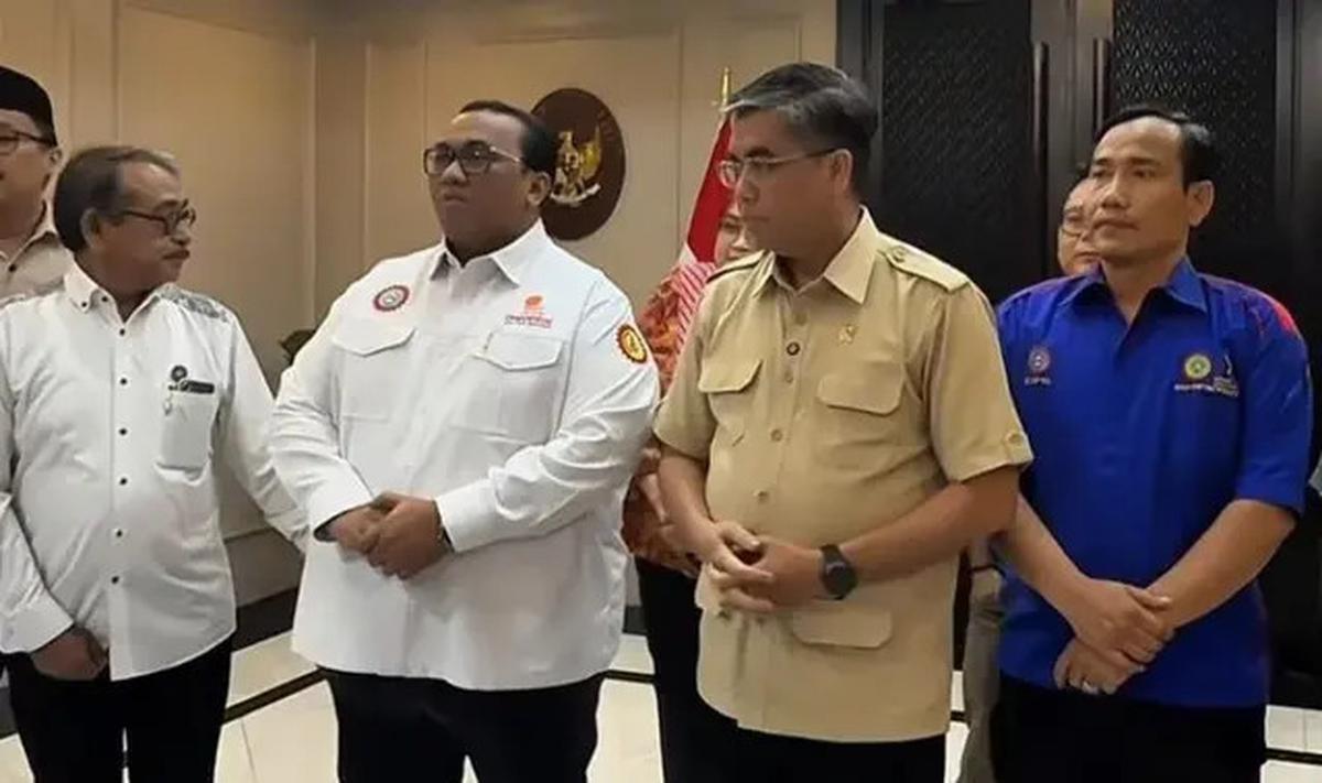 Cegah PHK Massal PT Granito, Menaker Yassierli Tawarkan Pengalihan Pekerja