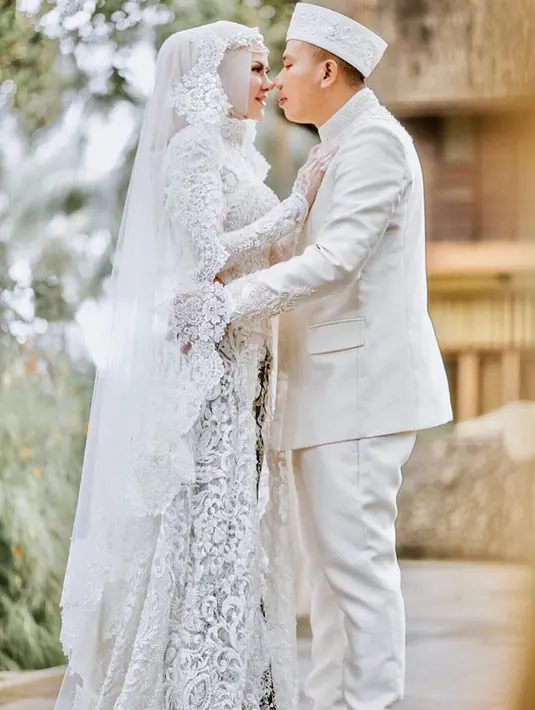 Agel Lelga dan Vicky Prasetyo