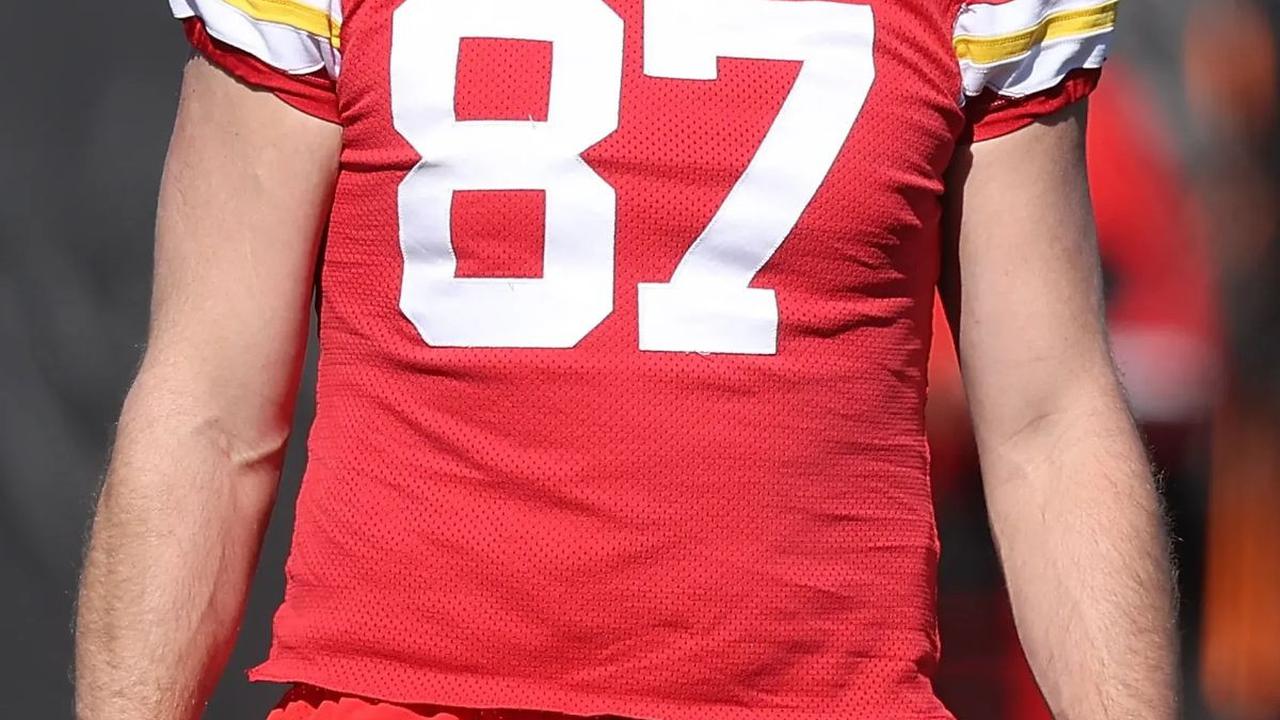 Profil Travis Kelce: Bukan Hanya Atlet Football