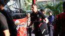 Kiper baru Timnas Indonesia, Emil Audero, saat tiba di Hotel Fairmont, Jakarta pada Jumat (21/3/2025).