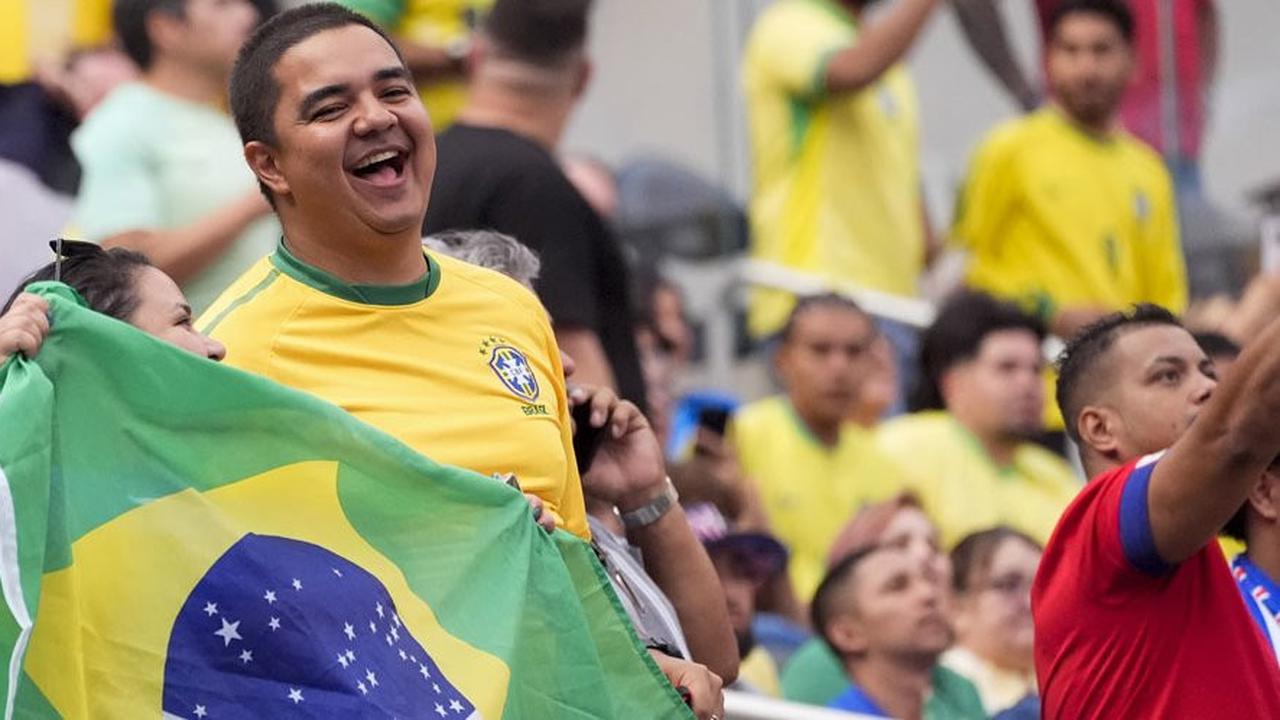 Kisah Socrates: Legenda Brasil Bermain Hanya 12 Menit di Inggris