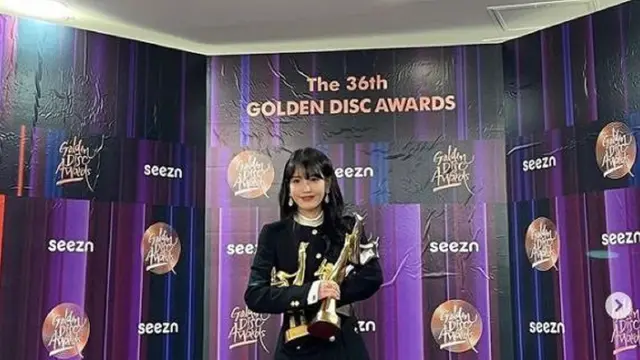 IU