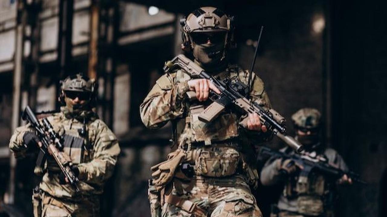 Anggota Kopassus dan Panglima Perang Moro Kagoya Pakai Jaket Loreng, Tiba-tiba Datangi Rumah Sekda di Puncak Jaya Papua