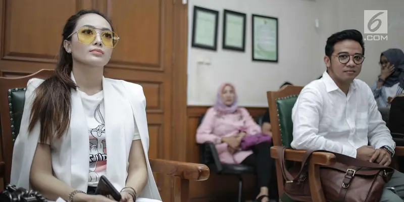 Roby Geisha dan Istrinya Jalani Sidang Perdana Perceraian