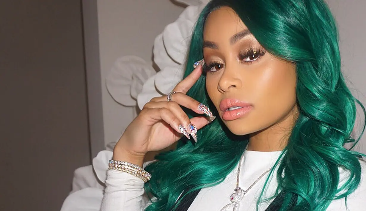 Chyna sangat lelah dengan orang-orang yang mengontrolnya. Hal itulah yang membuatnya mengencani pria lebih muda usai putus dari Rob Kardashian. (instagram/blacchyna)