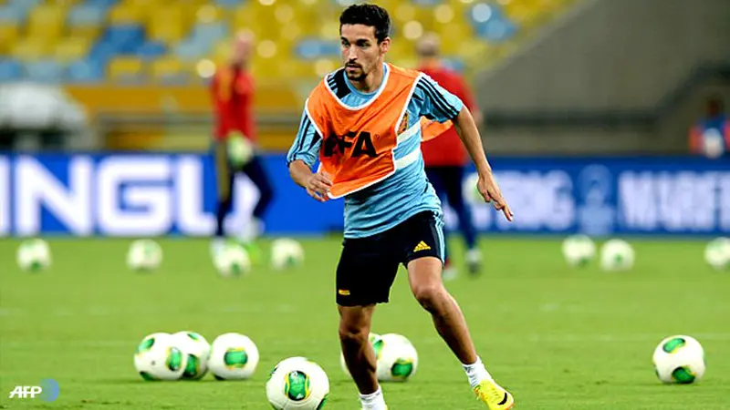 jesus-navas-130724b.jpg