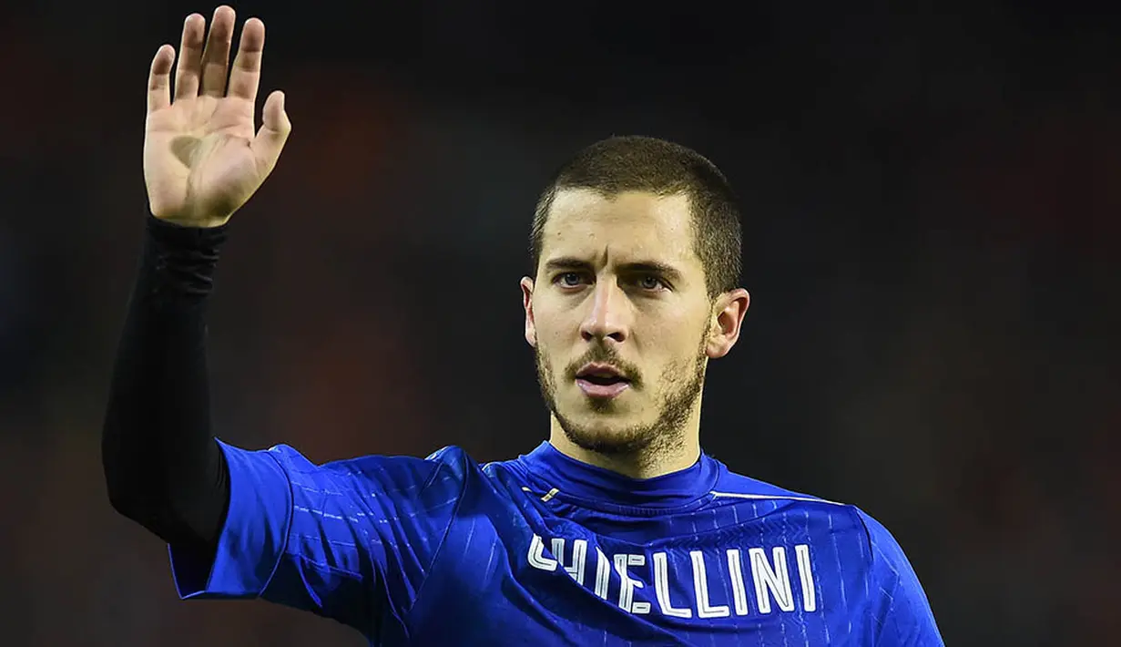 1. Eden Hazard, performa pemain Belgia ini terus menurun, hal itu dikabarkan karena dirinya sudah tidak betah di London. Untuk mendatangkannya Juventus siap menukar dengan Leonardo Bonucci dan Simone Zaza tengah diincar Chelsea. (AFP/Emanuel Dunand)
