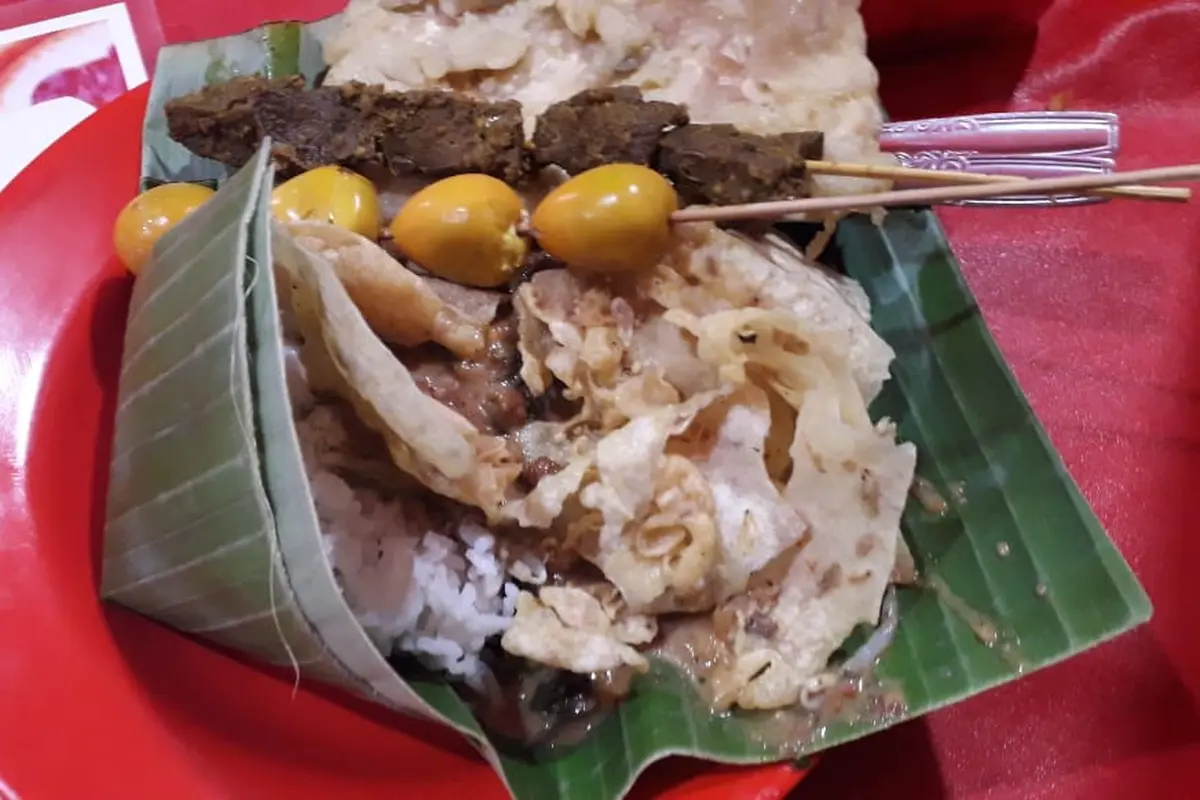 Ilustrasi Pecel Pincuk