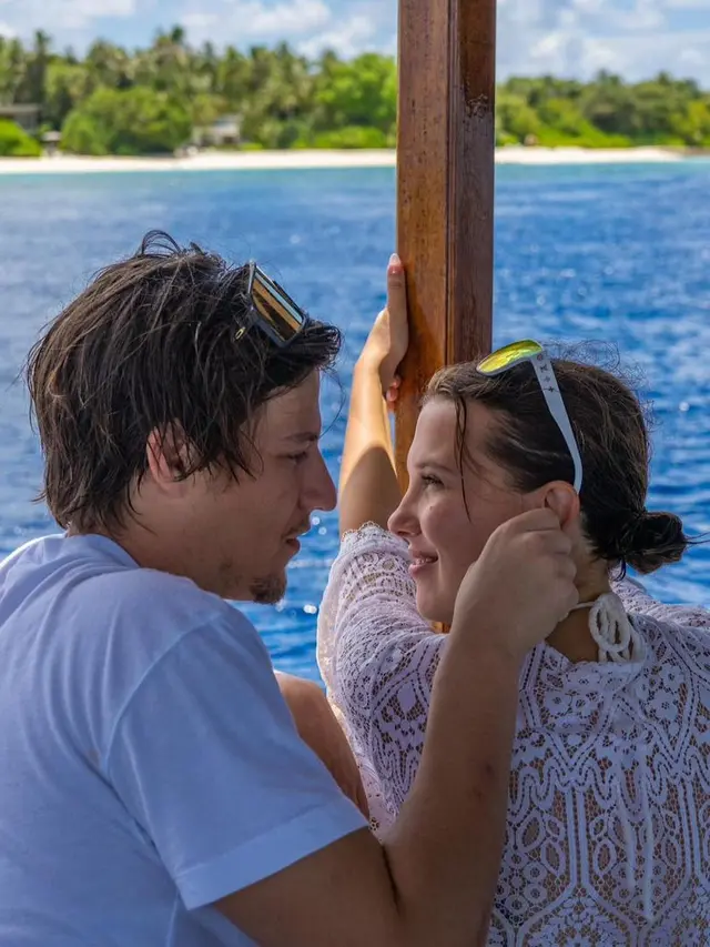 Millie Bobby Brown Tulis Penggalan Lirik Lagu Taylor Swift di Instagram, Tunangan dengan Jake Bongiovi?