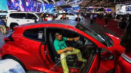 GIIAS 2024 diikuti lebih dari 55 merek otomotif global, terdiri 30 merek kendaraan penumpang, 5 kendaraan komersil dan 20 merek sepeda motor dari produsen anggota GAIKINDO. (Liputan6.com/Angga Yuniar)