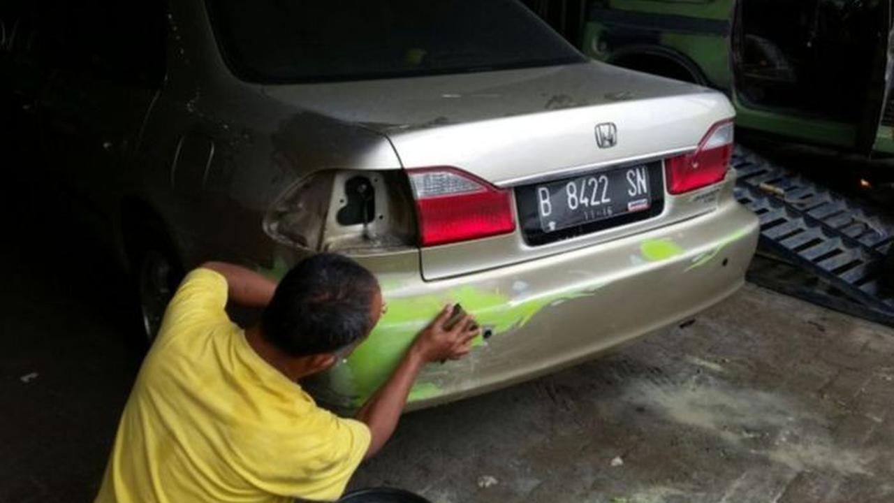 <b>Hindarilah menggunakan dempul mobil yang berbau</b>