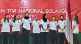 Timnas voli putri Indonesia mengikuti acara pelepasan menuju Asian Games 2026 di Padepokan Voli Jenderal Polisi Kunarto, Sentul, Bogor, Minggu (13/9/2026). Srikandi Merah Putih dilepas PP PBVSI untuk berlaga di Aichi-Nagoya, Jepang, dengan target menembus lima besar. (Bola.com/Arif Anggara Mulya)