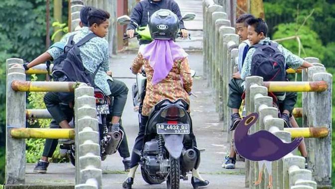 Kumpulan Emak-Emak Gegabah Menantang Pengguna Jalan Lain (ist)