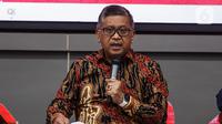 Sekjen PDI Perjuangan Hasto Kristiyanto saat menjadi pembicara dalam Seminar Nasional di Sekolah Partai PDI Perjuangan, Lenteng Agung, Jakarta, Kamis (2/3/2023). Hasto mengingatkan pentingnya meningkatkan kesadaran hingga kewaspadaan dari pemerintahan daerah serta warga terhadap bahaya bencana alam, khususnya bencana bumi serta tsunami. (Liputan6.com/Johan Tallo)