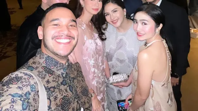 Yuki Kato, Jessica Mila, Febby Rastanty Bertemu di Kondangan.