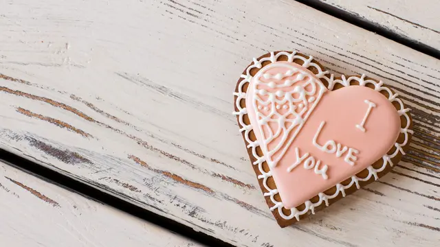 Kreasi Cokelat Bertemakan Cinta