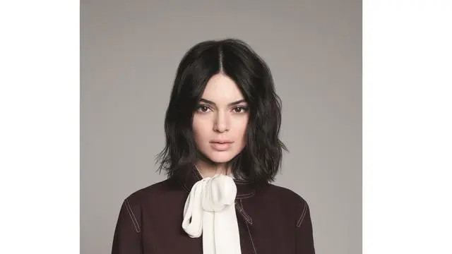 Gaya fashion Kendall Jenner