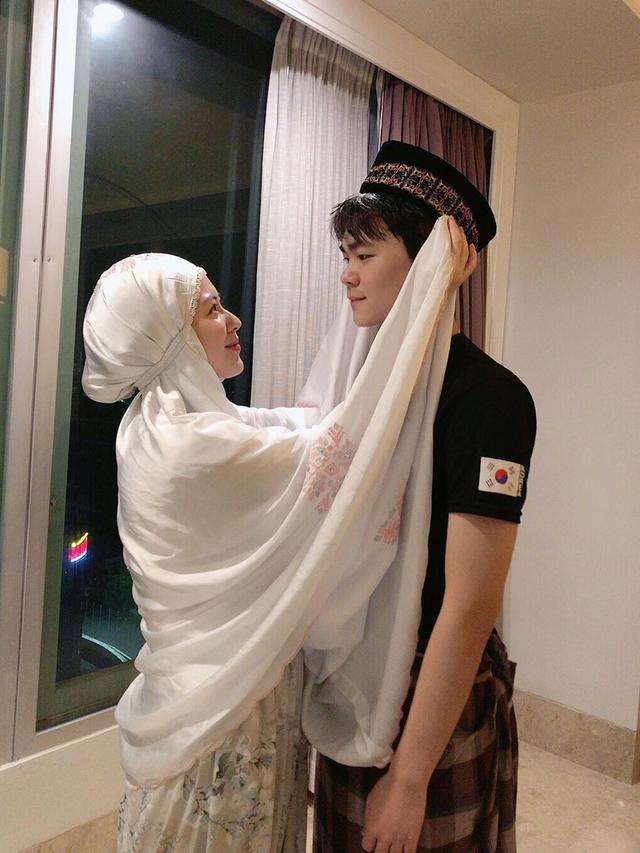 7 Potret Adik Ayana Moon yang Kini Jalani Ramadhan Pertama Usai Mualaf