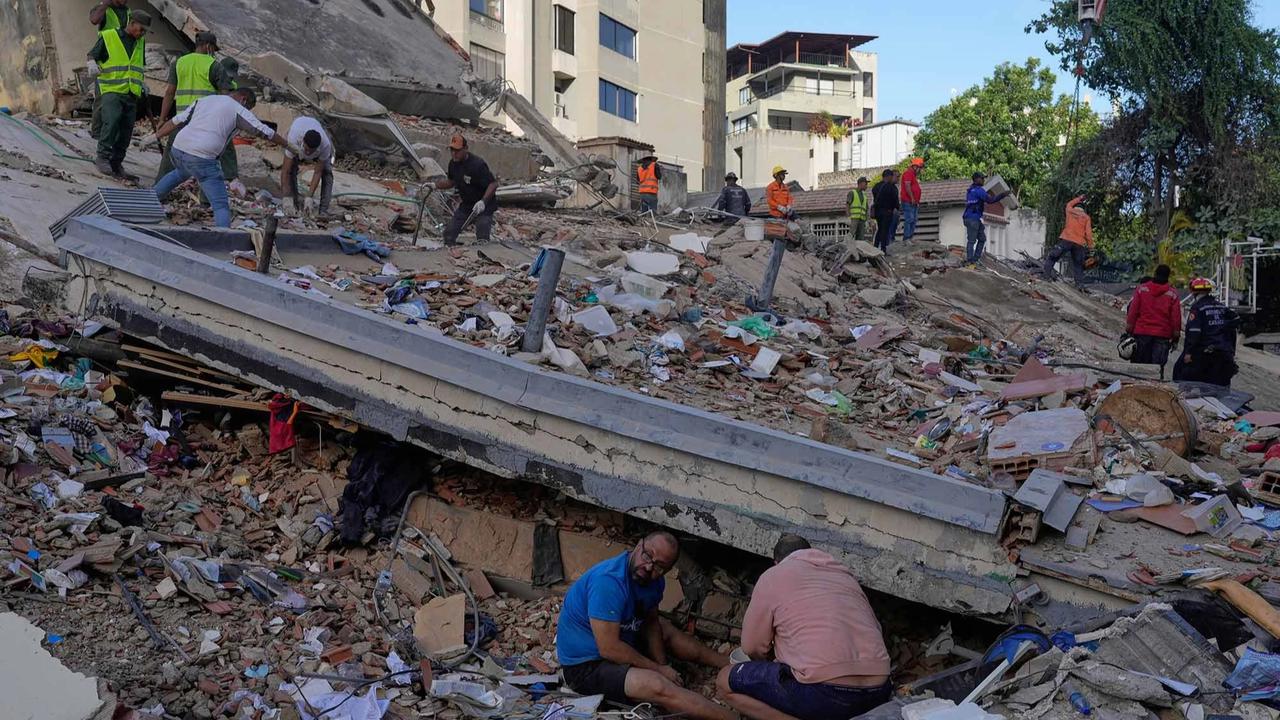 FOTO: Korban Tewas Gempa Venezuela Terus  Bertambah,  Tim SAR Berpacu dengan Waktu