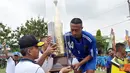 Citizen6, Karangpilang: Komandan Pasmar-1 Brigadir Jenderal TNI (Mar) Tommy Basari Natanegara secara resmi menutup Turnamen Futsal antar TNI/Polri se-Surabaya pada, Selasa, (8/5). (Pengirim: Budi Abdillah)

