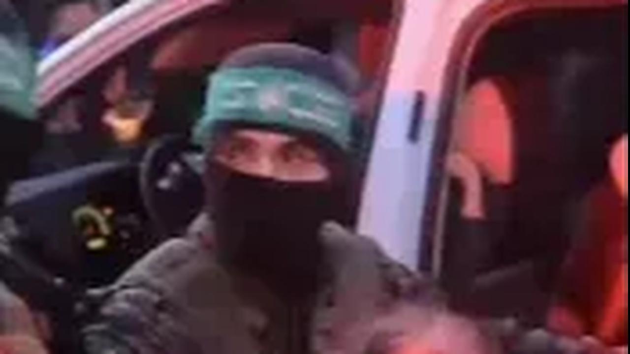 Detik-detik Pejuang Al-Qassam Palestina Bebaskan Sandera Israel, Etikanya Luar Biasa Manula Sampai Digendong