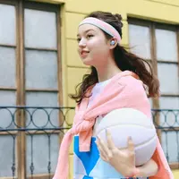 Mendengar musik lebih mudah dengan earbud WF-C510 (Foto: Sony)