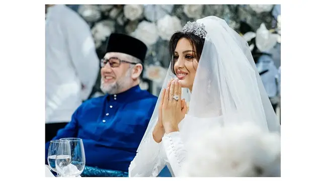 Potret Kebersamaan Sultan Muhammad V dengan Mantan Istrinya Model Rusia