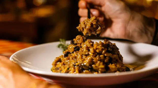 Mau Self Reward di Rumah? Coba Resep Praktis Mushroom Risotto Umami dalam 30 Menit Ini