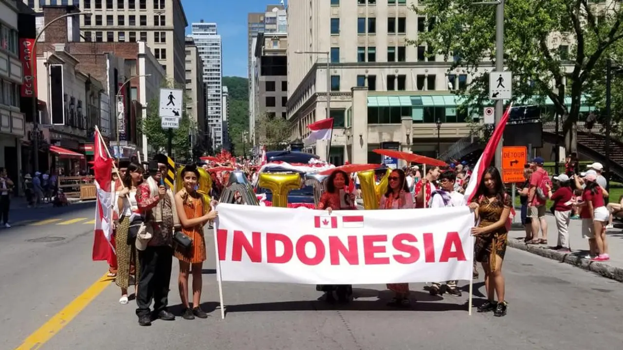 Pakaian Batik saat Canada Day di Montreal. (Dokumentasi KBRI Ottawa)