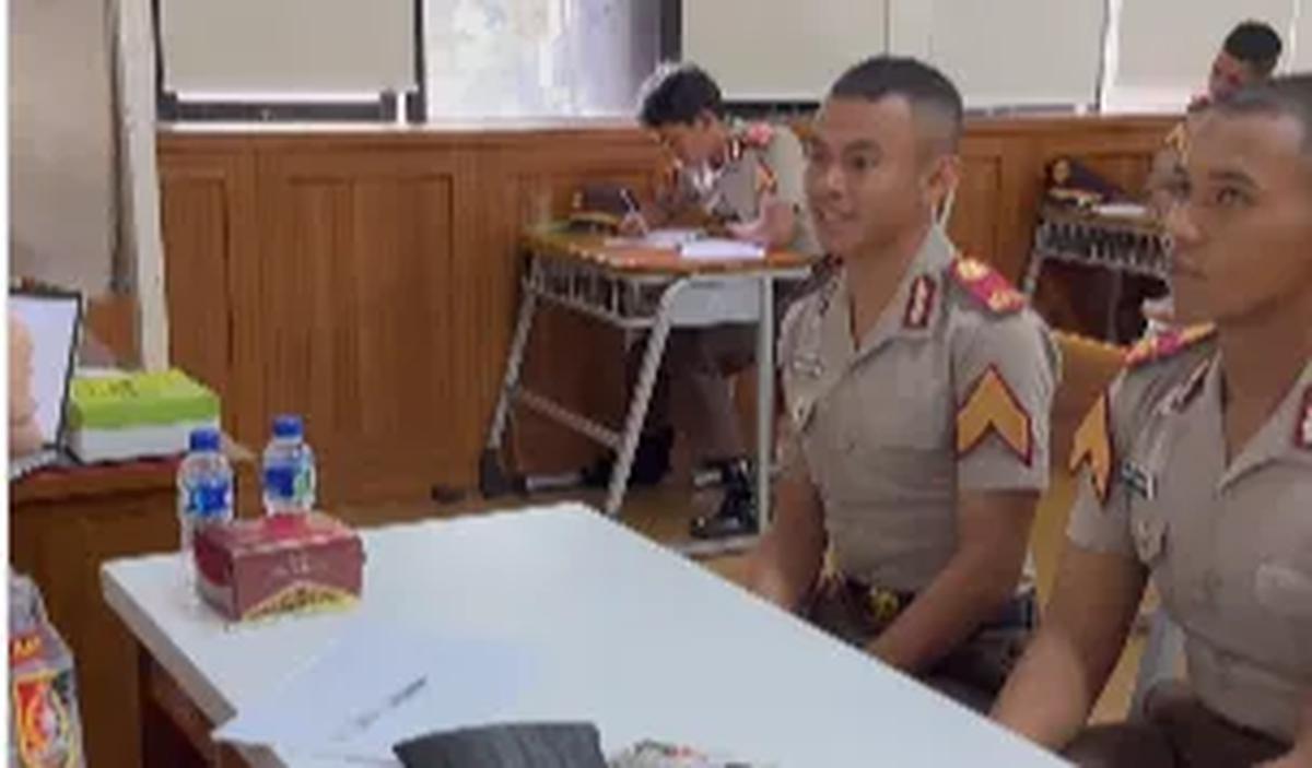 Fasih Berbahasa Inggris