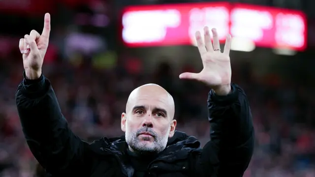 Foto: Momen Pep Guardiola Balas Ejekan Suporter Liverpool
