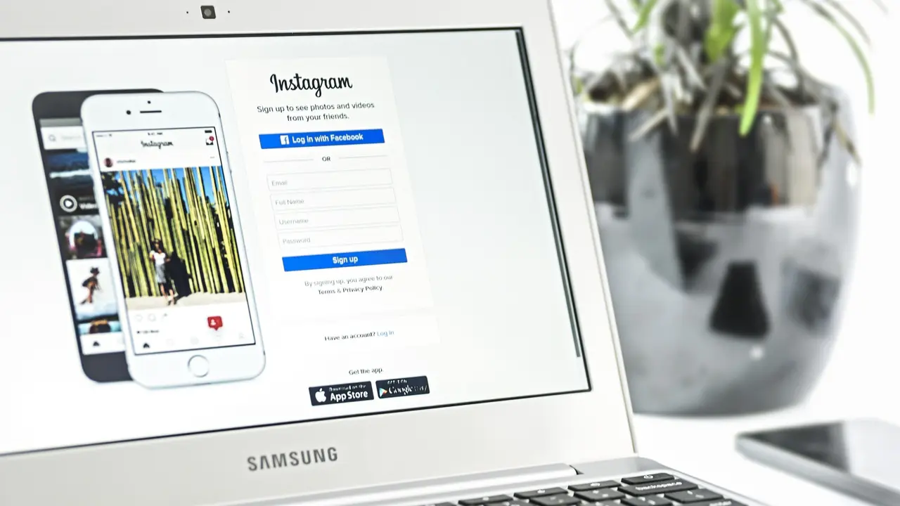 ilustrasi Instagram web
