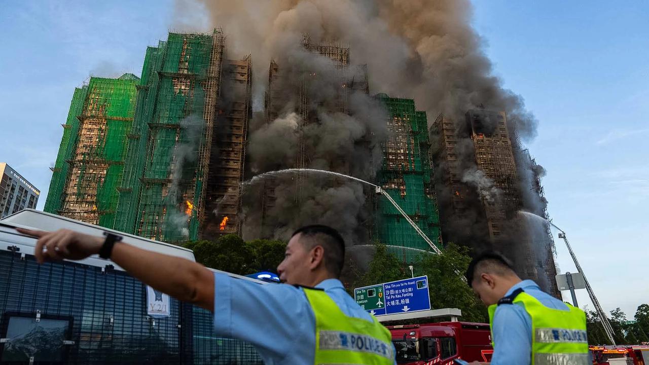 FOTO: Mengerikan! Kebakaran Hebat di Hong Kong Tewaskan 13 Warga dan Lukai Belasan Lainnya
