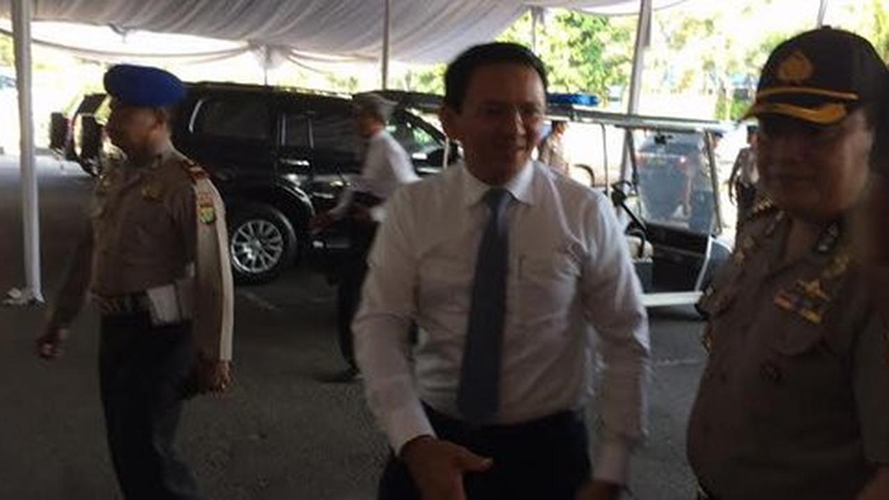 Diperiksa Bareskrim, Ahok ngaku diundang via WhatsApp
