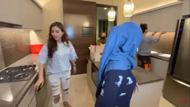 Rumahnya Direnovasi, Ini 7 Potret Apartemen Baru Teuku Ryan dan Ria Ricis