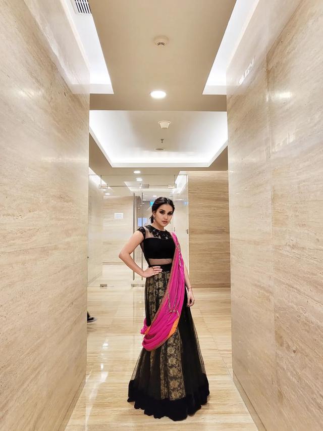 Tampil Beda, Ini 6 Potret Ayu Ting Ting Pakai Busana Ala India