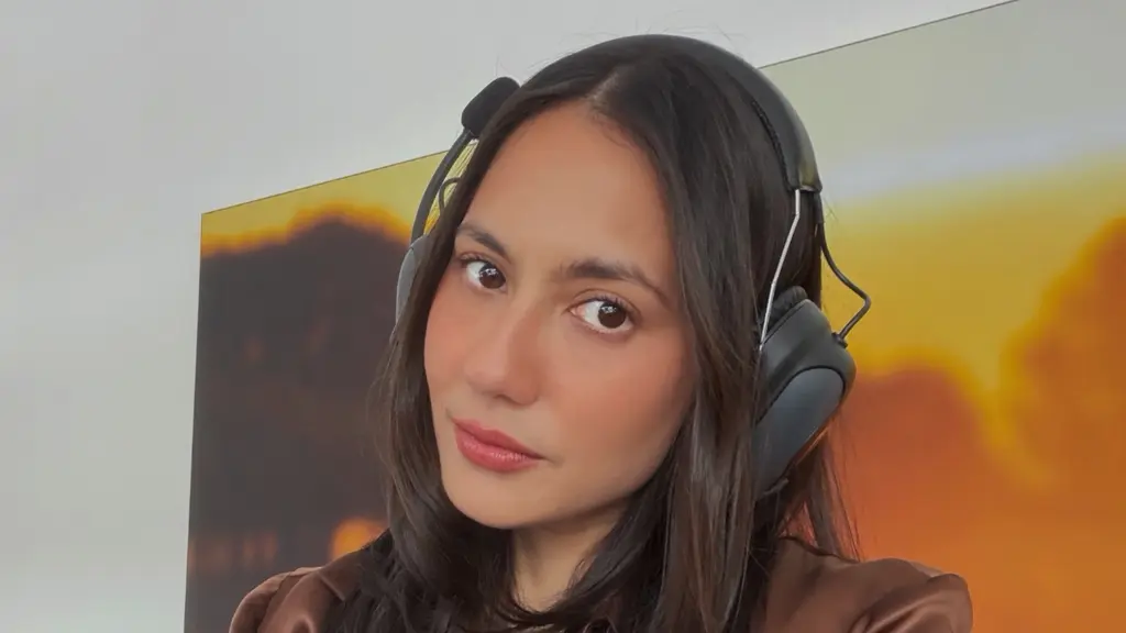 Intip potret Pevita Pearce dengan pesona elegan di lintasan Formula 1 (@pevpearce)