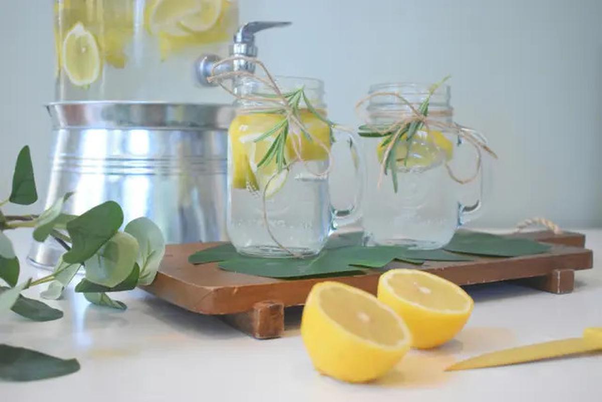 4 Manfaat Minum Air Lemon yang Kerap Tidak Disadari Orang, Salah Satunya Detoksifikasi