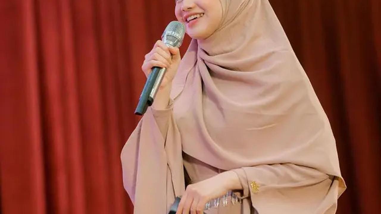 7 Gaya Muslimah Syifa Hadju, Tampil Menawan dan Memukau dengan Hijab