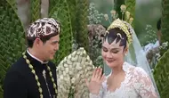 Luna Maya tampil cantik sebagai pengantin perempuan di momen akad nikah (YouTube Luna Maya)