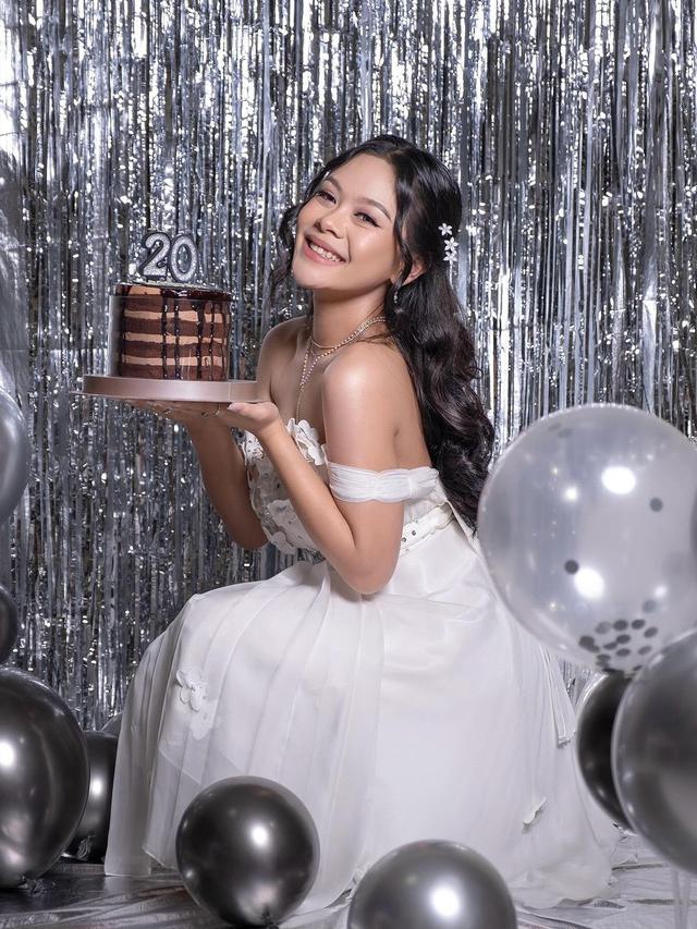 Melly Lee Ultah ke-20