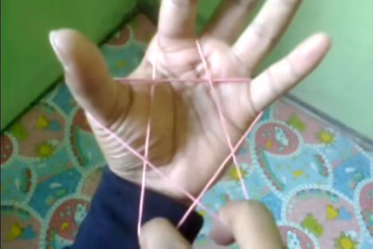 Keseruan 90-an: Bikin Huruf, Bintang, dan Balon dari Karet Gelang