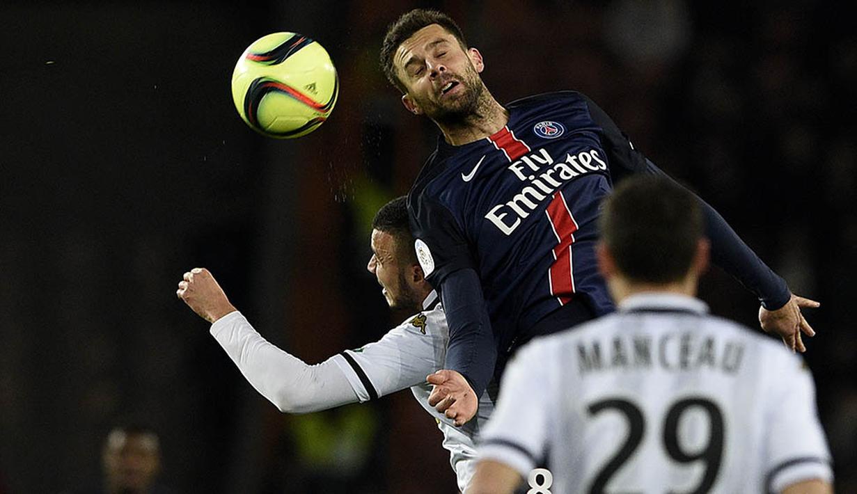 9. Thiago Motta, gelandang asal Italia ini memiliki kemampuan passing yang cukup baik. Mantan pemain Inter ini dipercaya bisa mengalirkan dan menjadi penghubung antara lini belakang dan depan. (AFP/Franck Fife) 