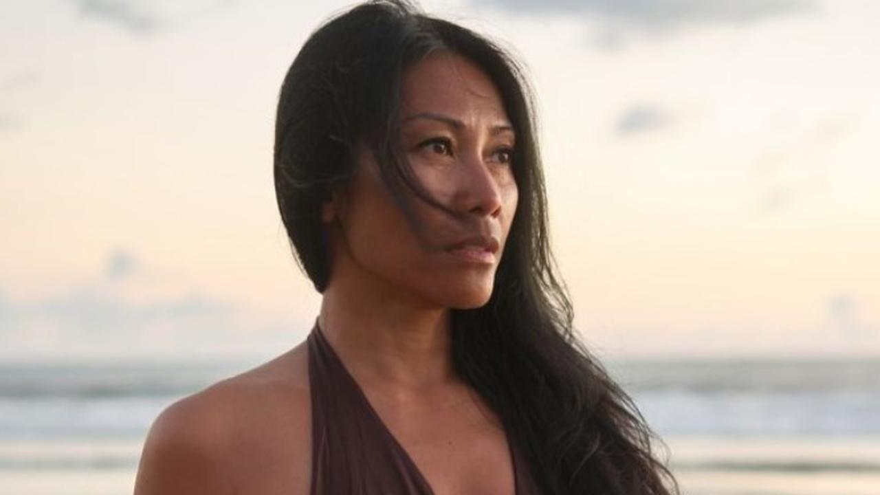 Suami Anggun C Sasmi Unggah Foto Istrinya Nikmati Sunset di Bali, Banjir Pujian Warganet.