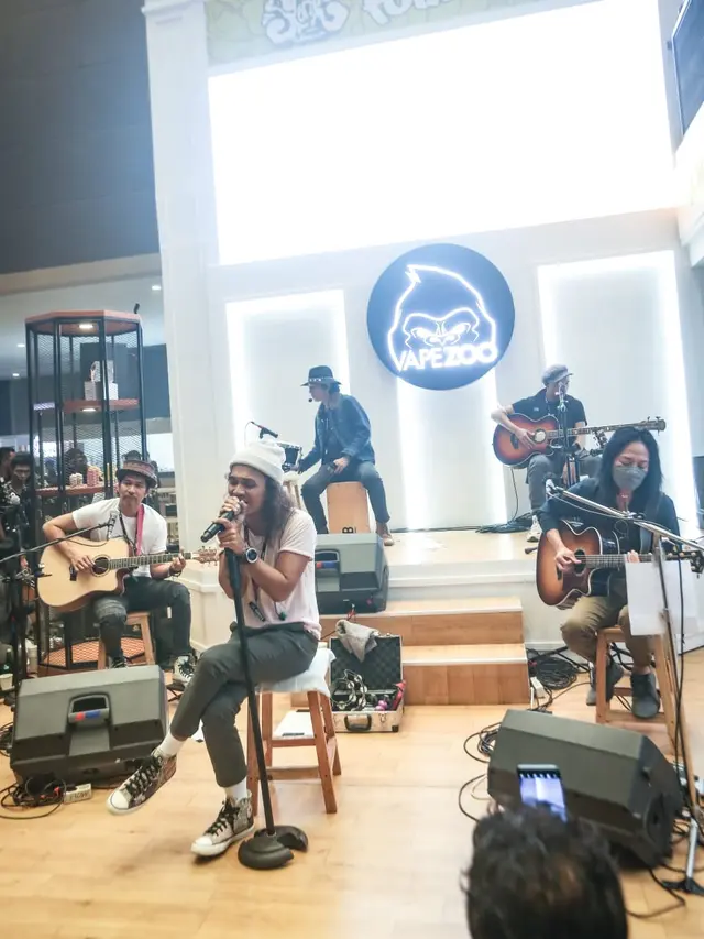 Slank saat di panggung peluncuran Fullmoon di Hall B3, Gedung Jiexpo, Kemayoran, Jakarta.