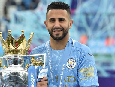 Dalam beberapa musim terakhir Manchester City menjadi tim besar di Liga Inggris sehingga kerap menjadi pilihan utama para pemain terbaik dari berbagai negara. Uniknya, The Citizens pun kerap disinggahi para pemain muslim yang mampu merebut gelar Liga Inggris. (AFP/Pool/Peter Powell)