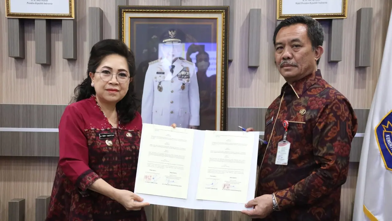 Penandatanganan kerja sama Kepala Badan Strategi Kebijakan Dalam Negeri (BSKDN) Kemendagri dengan Kepulauan Sangihe. (Ist)